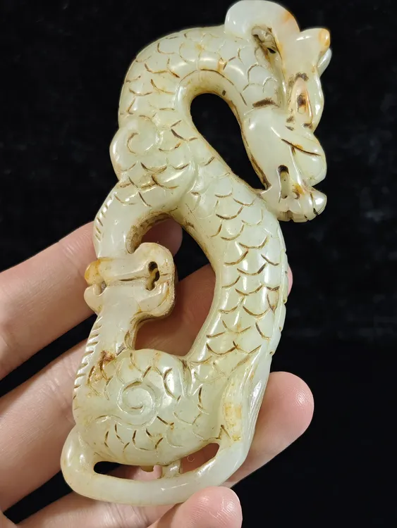 天然旧藏和田玉龙行天下把件