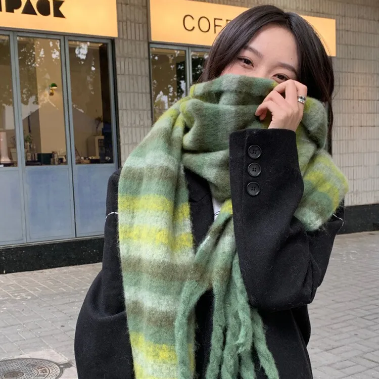 复古绿色条纹围巾女冬季2025新款韩版圈圈纱围脖加厚保暖学生披肩