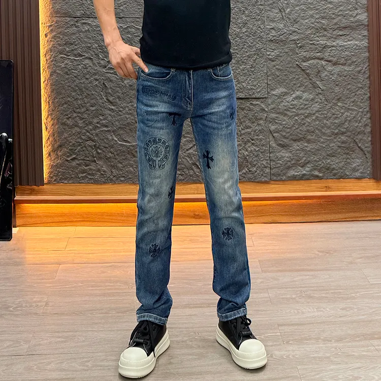 2025秋冬新款时尚休闲百搭刺绣印花男士直筒牛仔裤