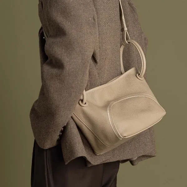 【万达撤柜】高端奢侈品2025新款小众通勤菜篮子包女新款手提托适用