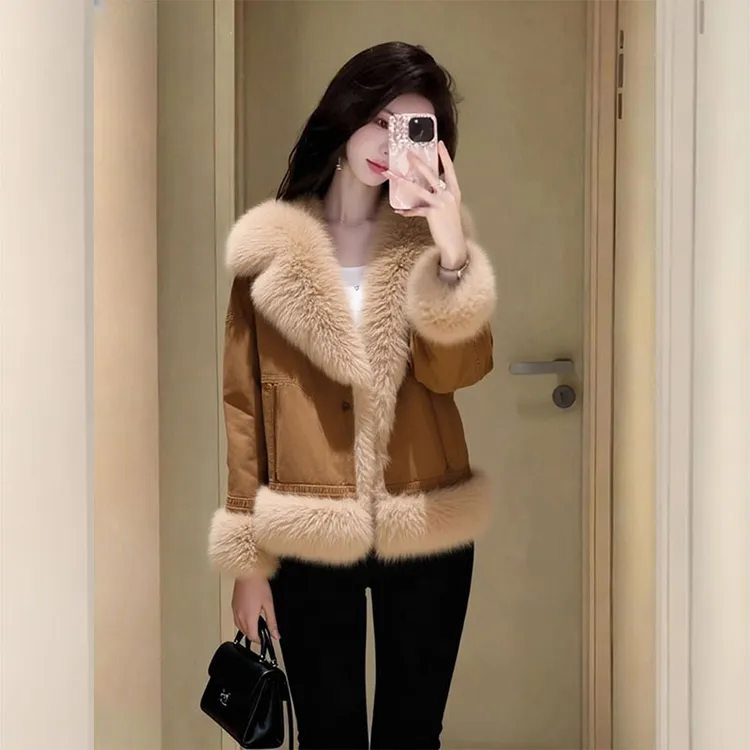 冬季设计感翻领皮毛一体短外套女气质轻熟风女装洋气减龄外搭上衣