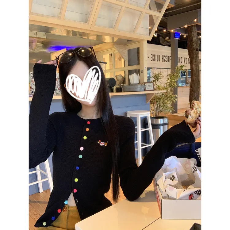 【HRG】早秋新款黑色彩虹纽扣修身慵懒显瘦针织衫DJ711