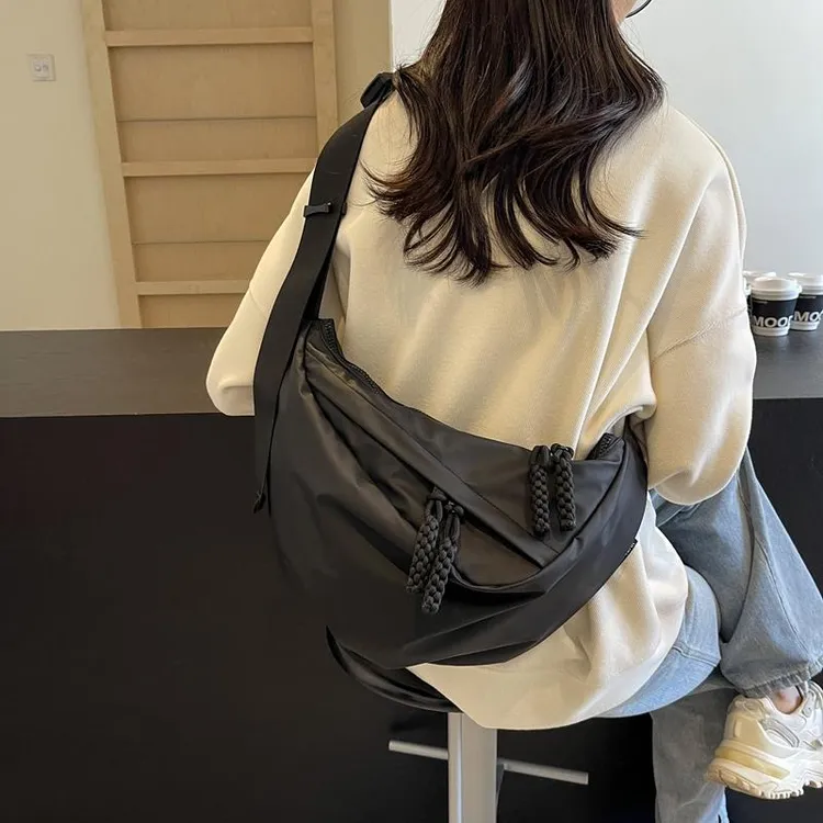 FAVMARTHA斜挎包女骑行包2025新款挎包男运动饺子女包男士胸包男