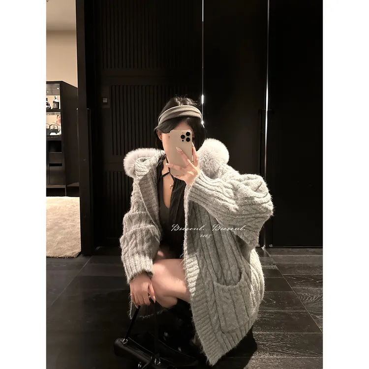 黑泽玄七“冰岛雪精灵”秋冬奢享羊驼长毛纱超重磅麻花毛领大毛衣