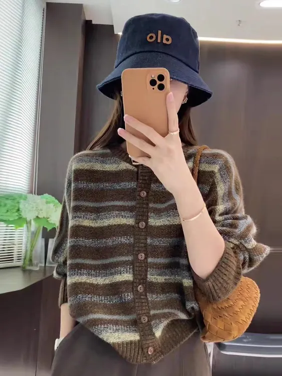 条纹毛针织衫ol圆领秋季长袖复古针织百搭女常规H911