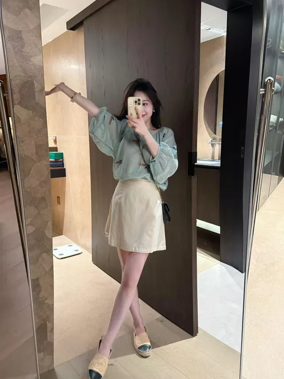 2025早秋新款新中式国风刺绣蓝色薄款衬衫女高级感上衣百搭半裙