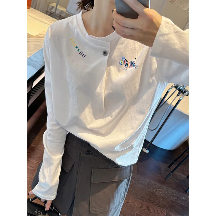 秋冬季爆款正肩纯棉休闲上衣女宽松高级感白色小众纽扣长袖T恤女