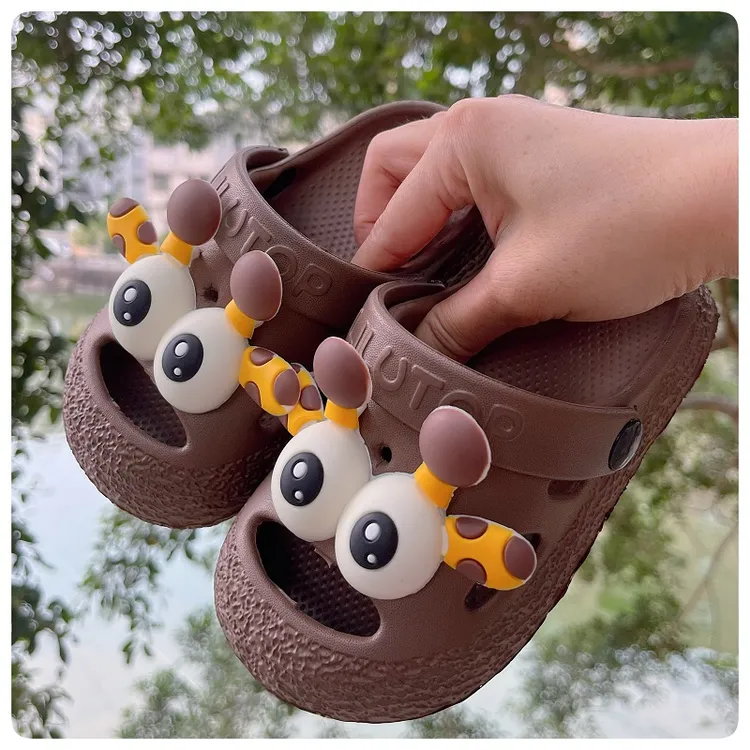 2025新款环保EVA洞洞鞋舒适外穿沙滩厚款防滑防臭男女童亲子拖鞋