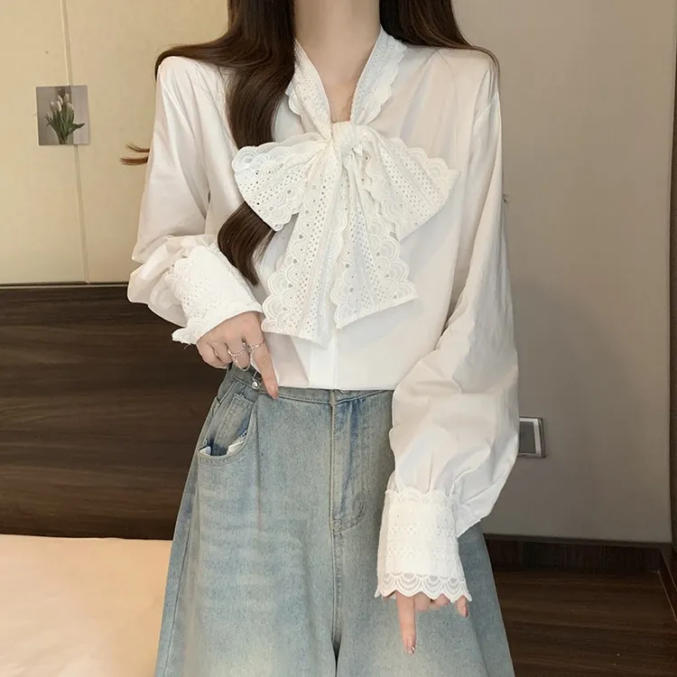 法式大码女生刺绣蕾丝花边蝴蝶结新国风v领设计感白色上衣女