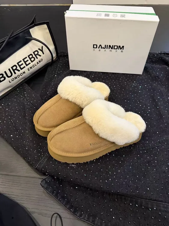 大金大码女鞋40-43直毛侧面字母雪地拖