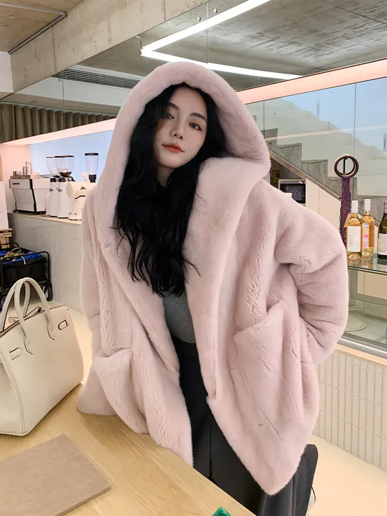 公主家天鹅绒水貂皮草年轻时尚貂皮大衣女整貂中长款连帽外套冬