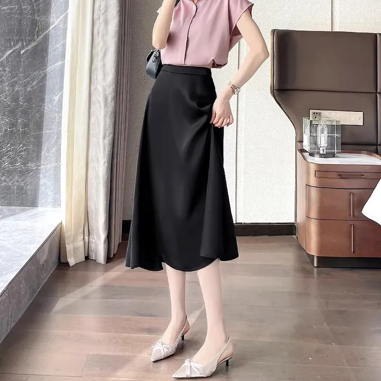 黑色缎面半身裙女春夏薄2025新款高级感a字显瘦中长款包臀伞裙子