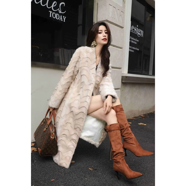 2025冬季V领貂皮大衣女减龄气质长款裘皮流行时尚潮牌女装