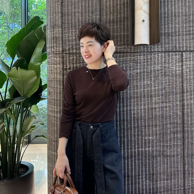 针织休闲风长袖宽松型T恤女士复古休闲
