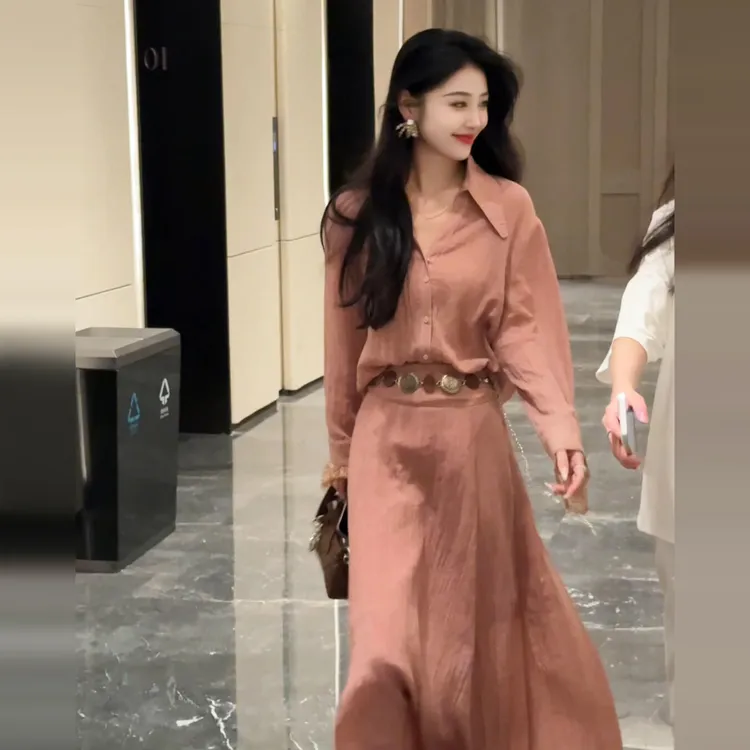 韩系独特清冷感套装粉色polo衬衫上衣半身裙气质两件套女2026秋季