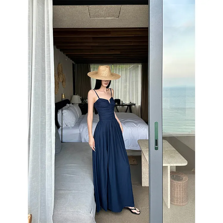 VENUIE【美人在骨】气质褶皱高级感V领前开叉无袖吊带连衣裙21552