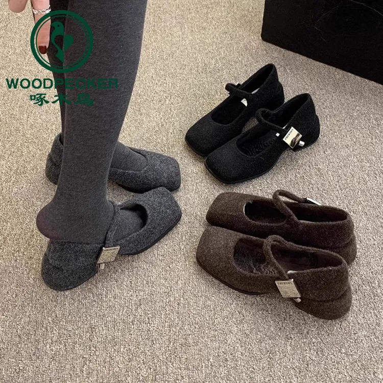 啄木鸟灰色玛丽珍毛毛鞋女冬外穿新款法式复古呢子粗跟单鞋高跟鞋