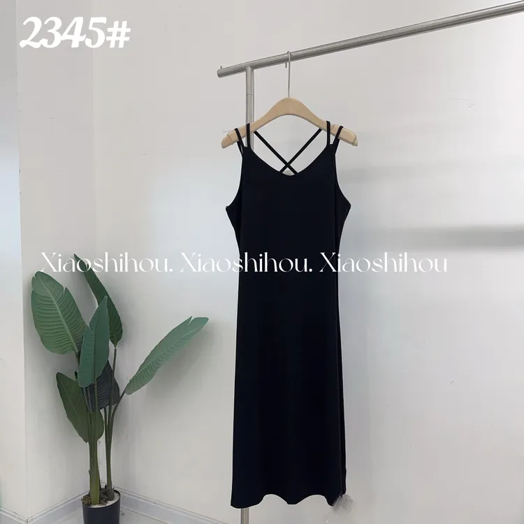 小时候女装店后面交叉吊带连衣裙2345