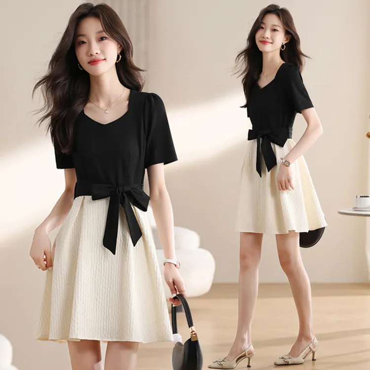法式方领连衣裙女装收腰气质显瘦设计感裙子小个子假两件黑白拼接