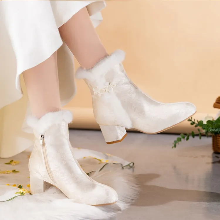 国风靴子女冬季加绒粗跟复古配旗袍汉服短靴百搭马丁靴中式古装靴