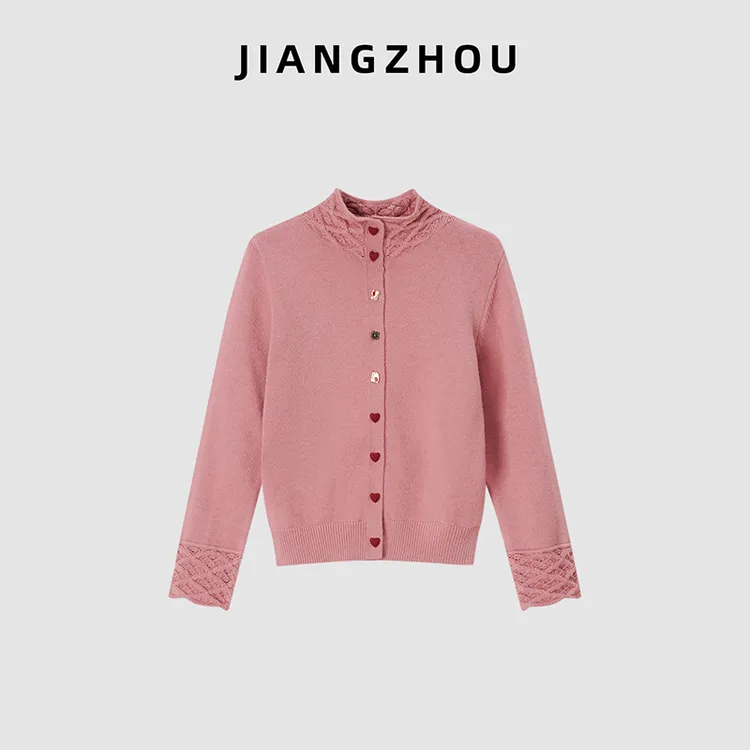 江洲【芯悦】冬季新款精致立体提花爱心琉璃扣子设计款羊毛毛织开衫