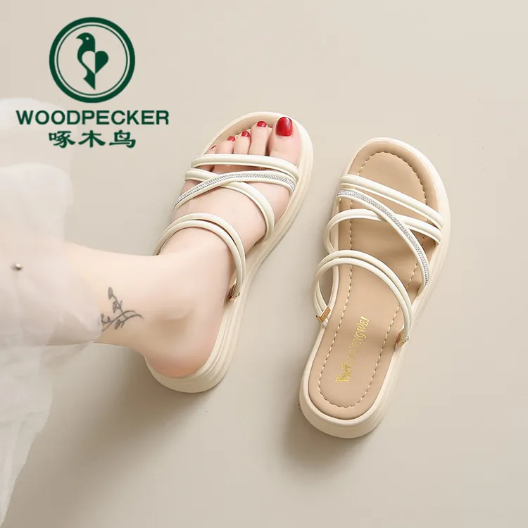 啄木鸟凉鞋女款2025新款爆款拖鞋夏季仙女新款平底罗马气质鞋子