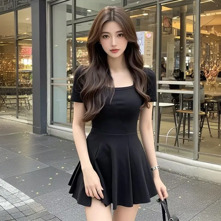气质御姐风黑色方领短袖连衣裙女2025新款小个子收腰显瘦A字短裙