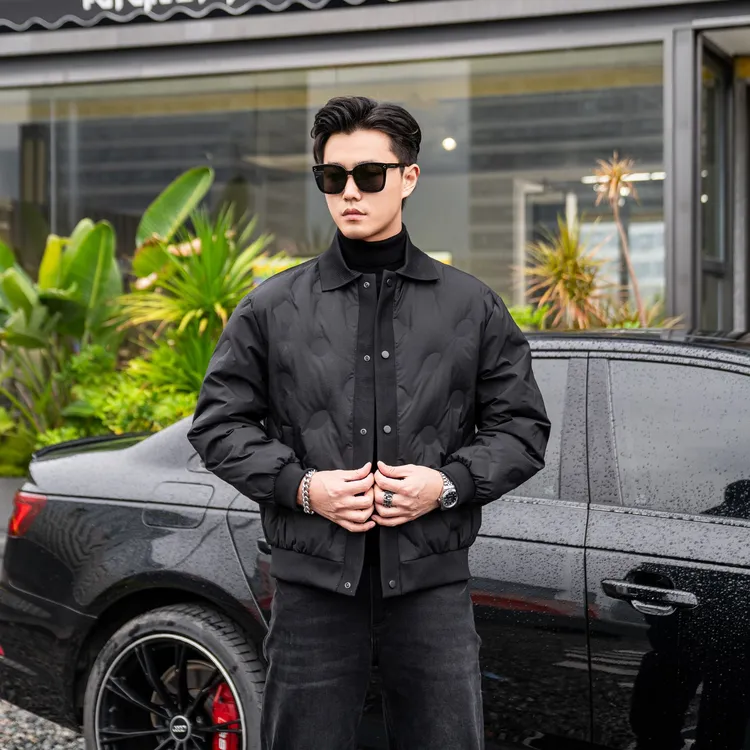 2025新款高端设计拼接翻领压花短款羽服男冬装防风保暖外套潮牌