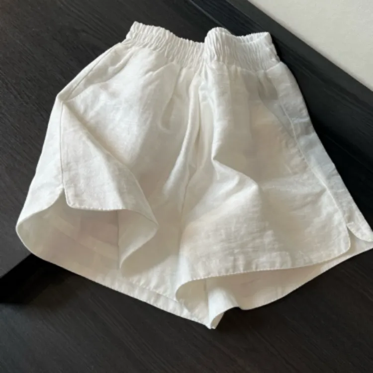 白色短裤女薄款亮丝速干宽松小个子a字显瘦阔腿休闲热裤夏季百搭