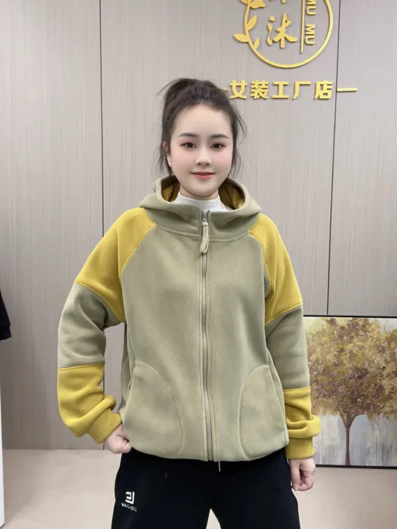【沐沐】春秋新款时尚休闲百搭双面澳粒绒减龄加绒撞色连帽拼色外套