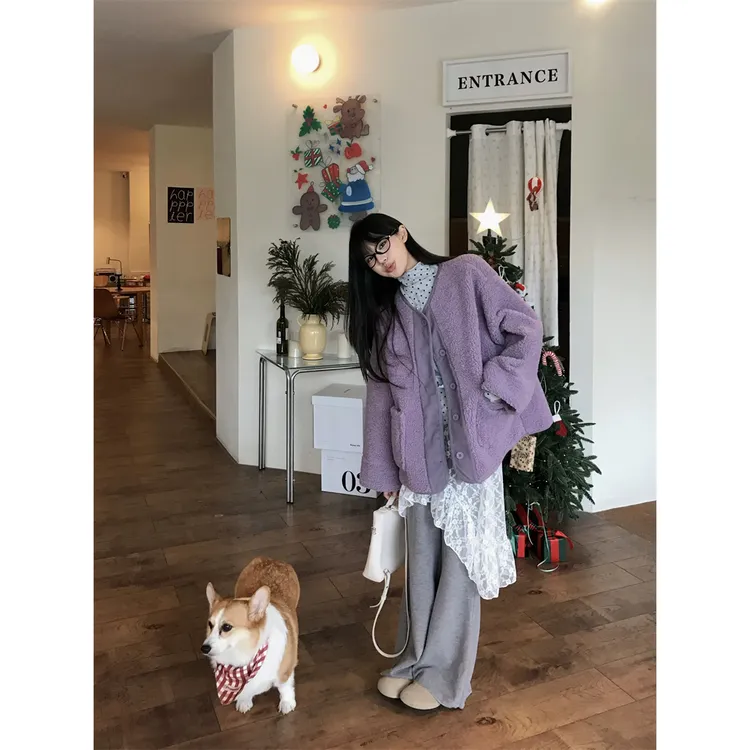 秋冬甜美减龄圆领紫色羊羔毛加厚外套+波点高领T+灰色蕾丝裤套装
