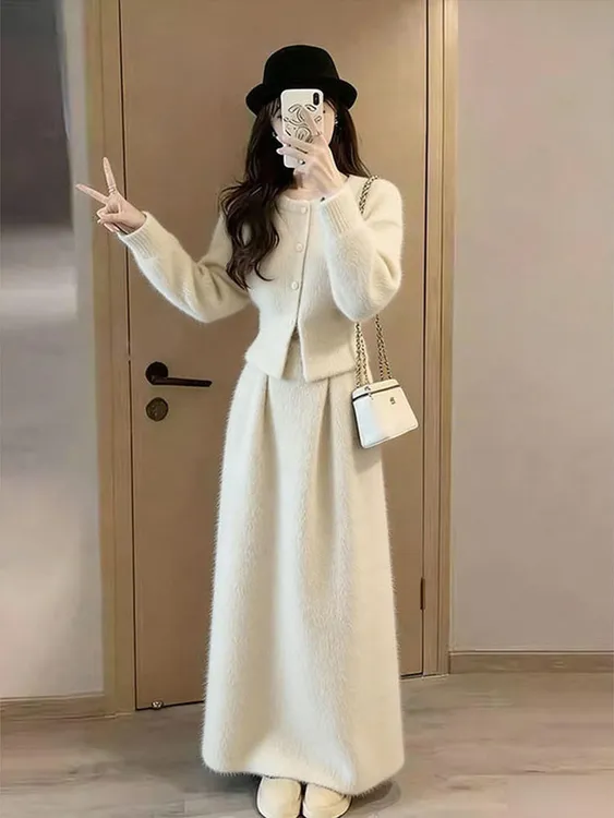 韩系女神范温柔淑女风高级感白色针织衫长袖毛衣半身裙秋冬两件套