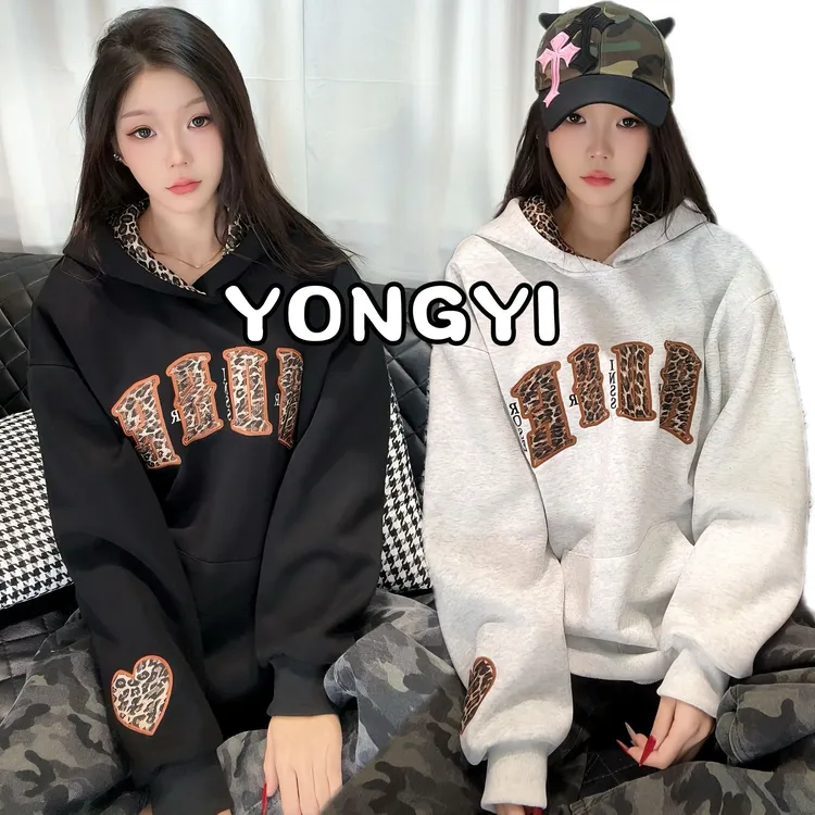 YONGYI秋冬美式复古重磅豹纹贴布刺绣撞色连帽卫衣设计款宽松百搭