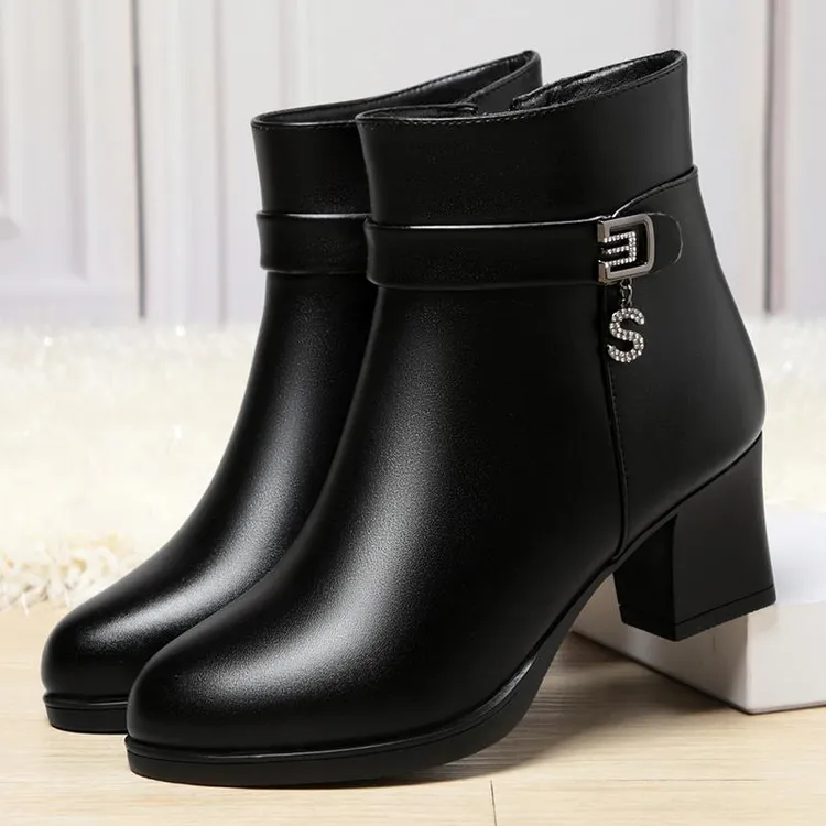 范哲萨女士短靴2025秋冬新款加绒软底低跟妈妈鞋棉鞋中老年女鞋靴