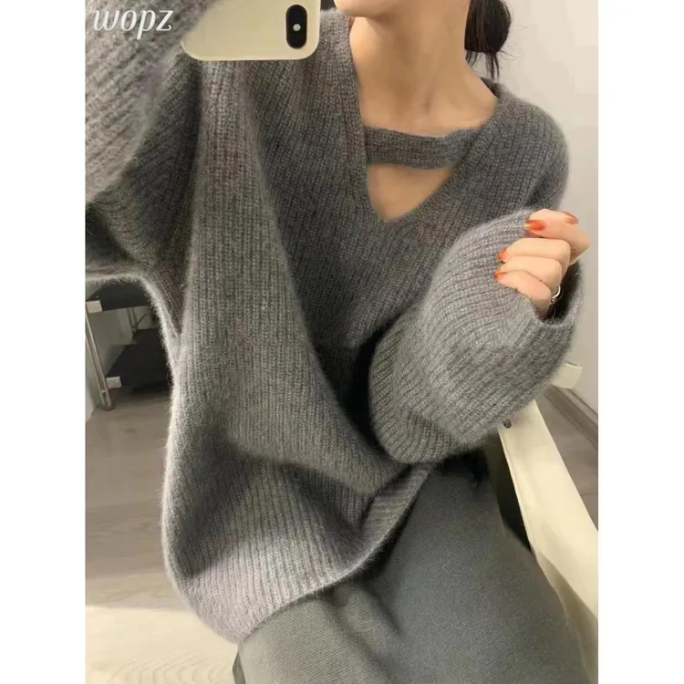 镂空灰色v领针织毛衣女秋冬2025新款设计感小众高级感慵懒风上衣