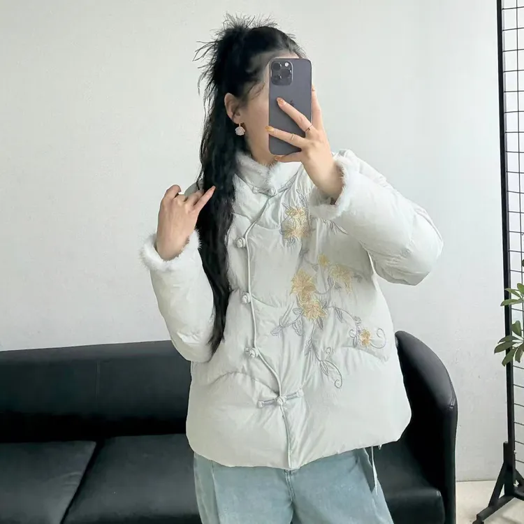 麻印女神冬季新品复古中式刺绣羽绒立领盘扣水貂毛设计保暖羽绒服