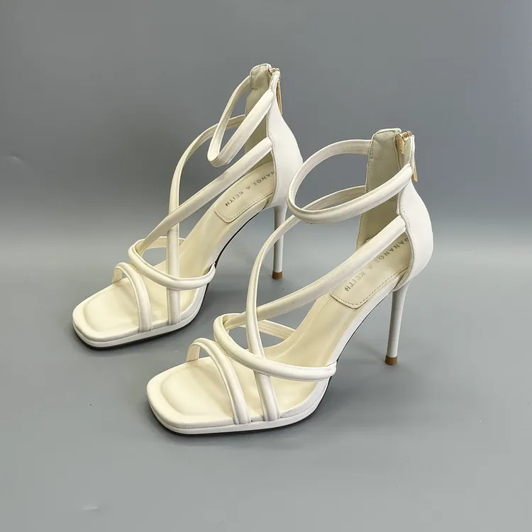 5906米色细跟高跟鞋