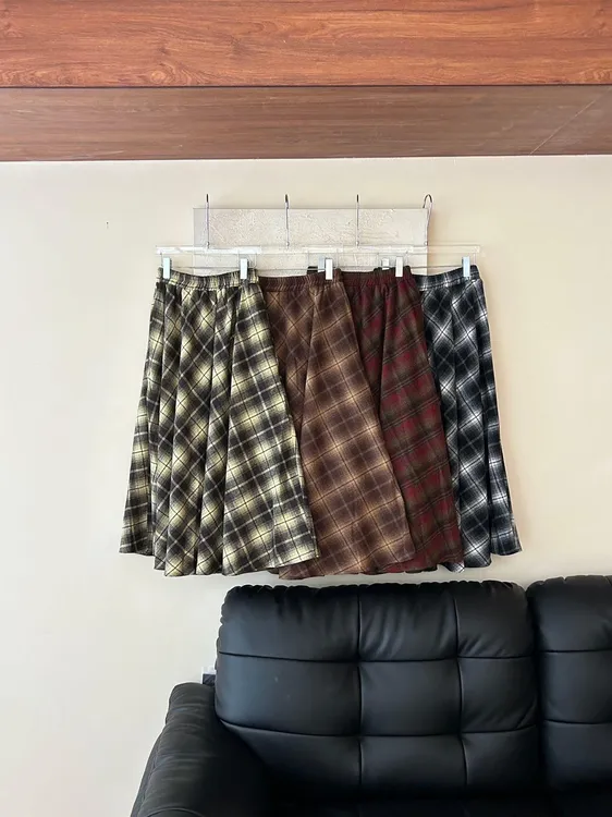 【赵小小&南韩艺术】A-98093 磨毛格子咖色a字高腰显瘦遮胯半身裙女