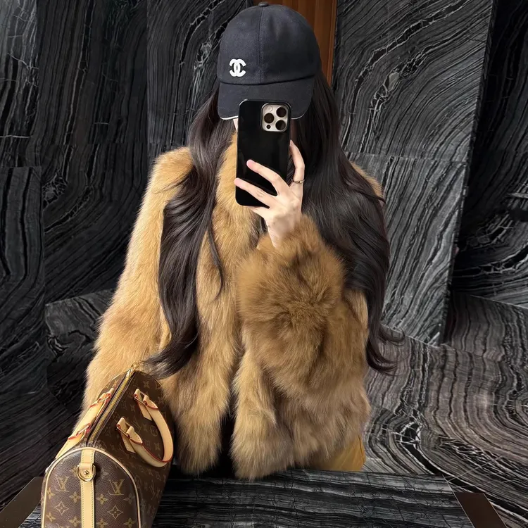 人造皮草 秋冬高级感时尚女外女短款冬季新款时尚洋气毛毛上衣