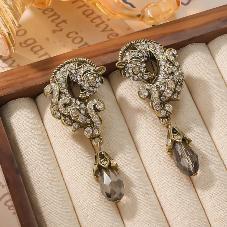 锌合金无非金属耳饰 中古vintage复古耳饰莱茵石镶钻双头马耳钉吊