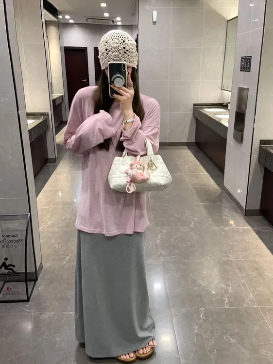 韩系减龄的粉色针织晒宽松上衣2025夏季新款灰色高腰半身裙两件套