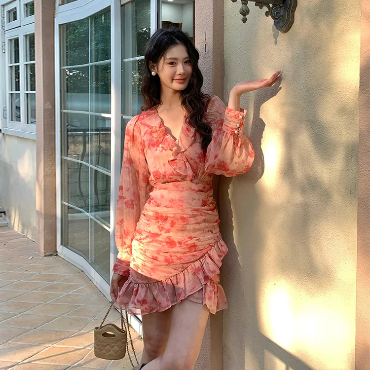早春漂亮衣服法式印花连衣裙浪漫领荷叶边收腰包臀裙女装洋气时髦