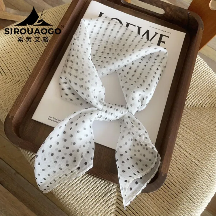 雪纺真丝丝巾女时尚新款薄方巾春夏百搭波点白色简约气质小领巾