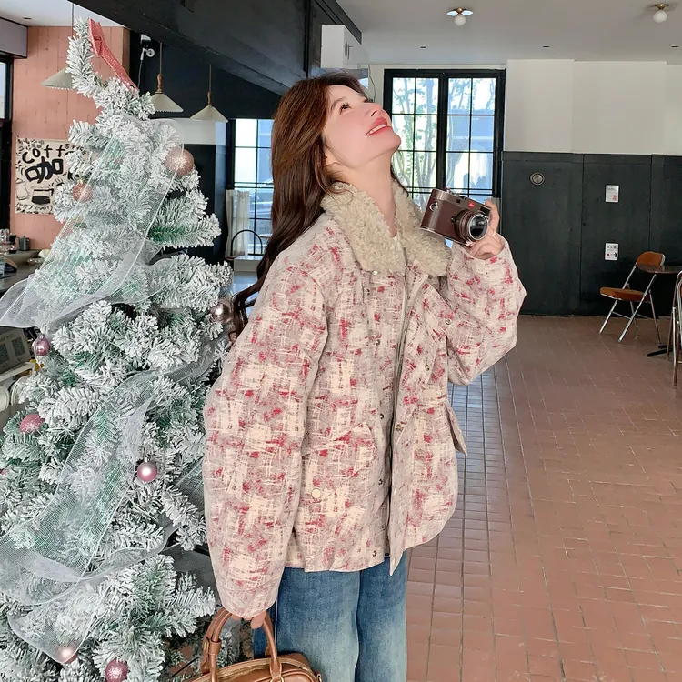 冬季氛围感印花短款羽绒服女2025新款巨好看减龄慵懒加厚保暖外套