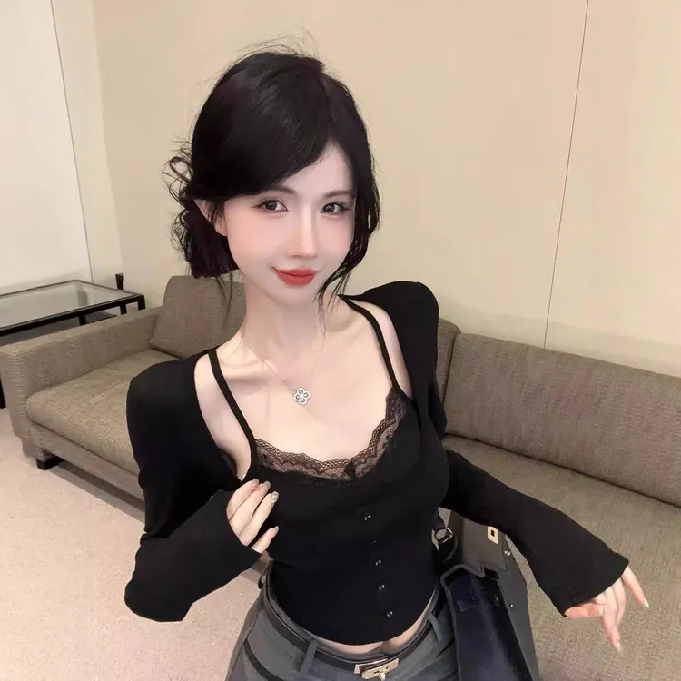 纯欲辣妹一字肩黑色上衣秋冬假两件内搭打底衫蕾丝绝美长袖t恤女