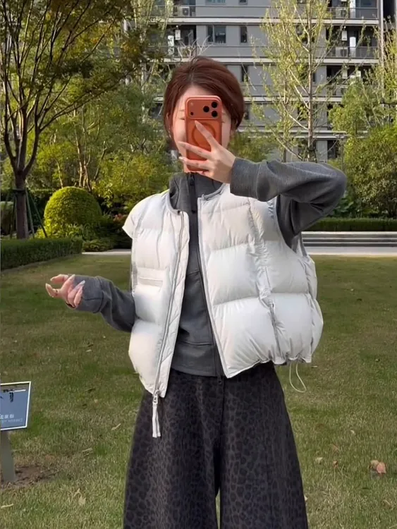百搭短款羽绒马夹女秋冬休闲拉链白鸭绒外穿背心外套时尚马夹上衣