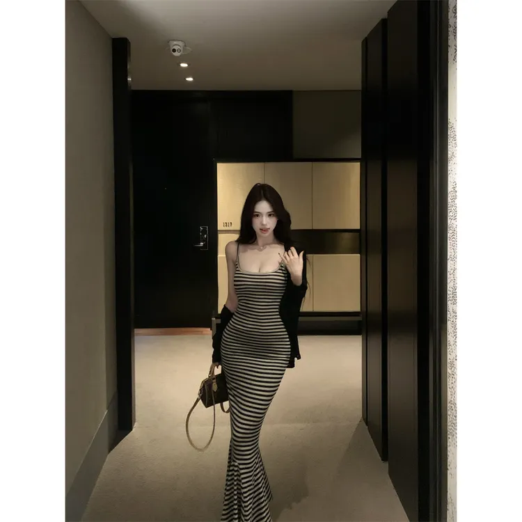 纯欲风不规则长袖开衫套装女气质收腰显瘦条纹包臀鱼尾裙子两件套