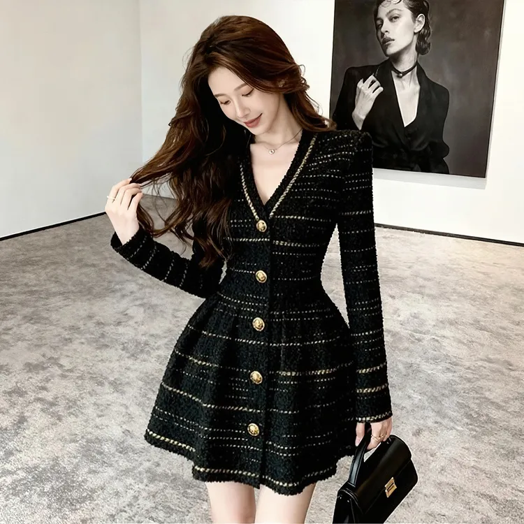 秋冬季韩系小香风富家千金黑色气质v领连衣裙女款气质名媛短裙子