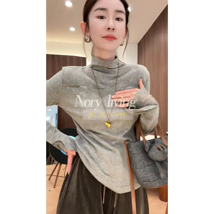 玖了个玖 2025冬款 极简百搭蕾丝蝴蝶半高领长袖T恤衫 2510C7263