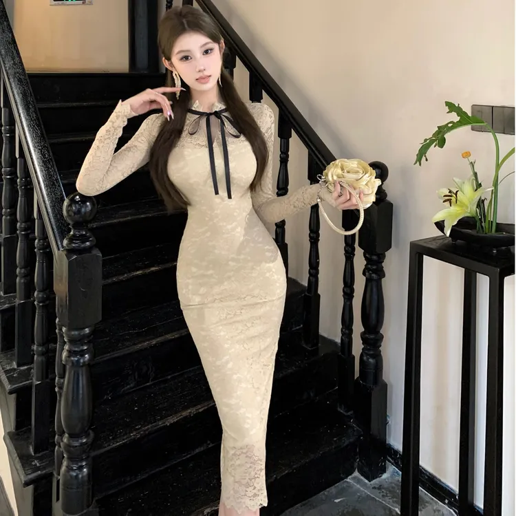 名媛御姐高级感长袖蕾丝连衣裙女神范收腰新款修身显瘦包臀中长裙